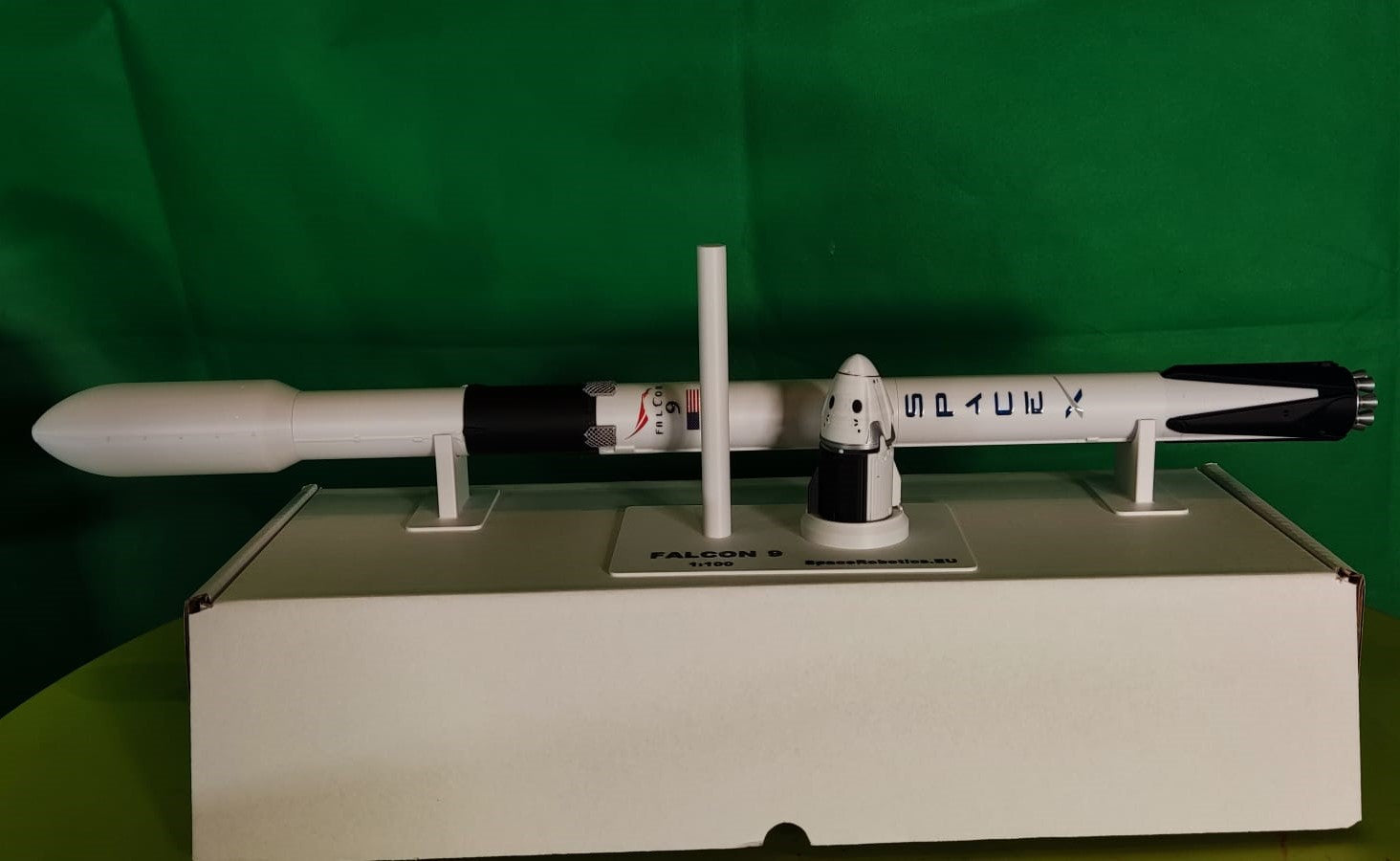 Falcon 9 - SpaceX - 1:100 (WITH MAGNETS) – Space Scaled Models