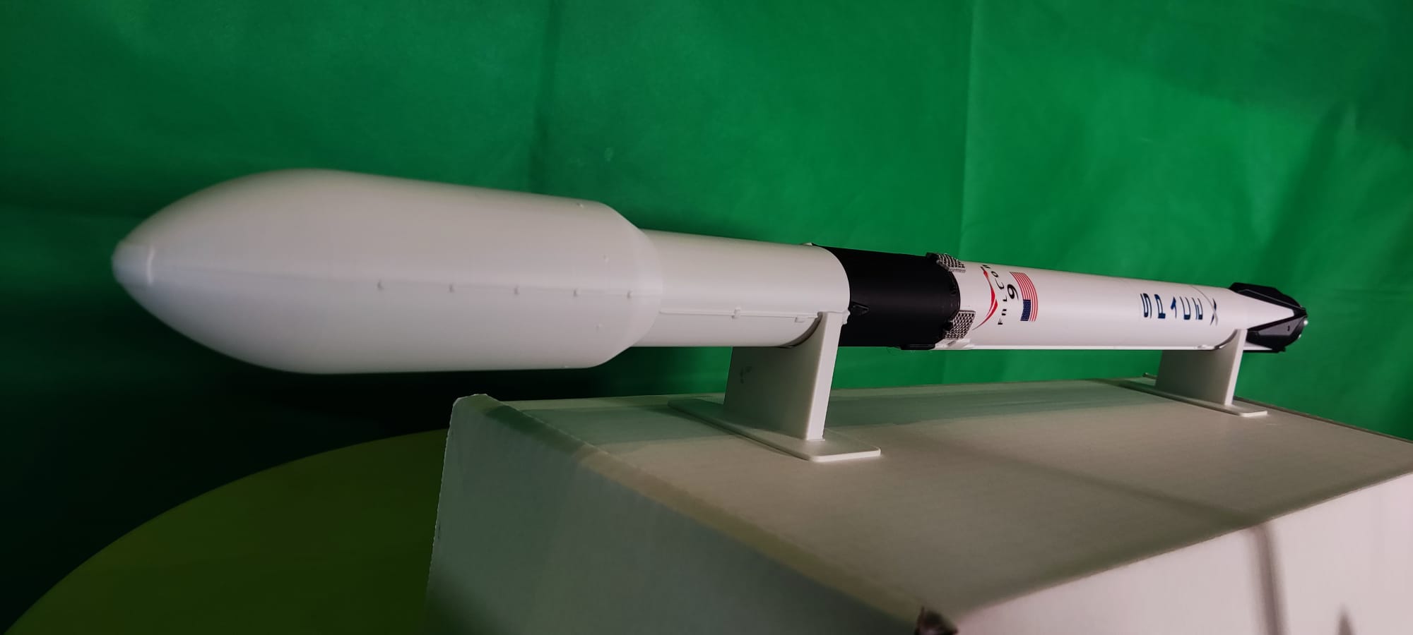 Falcon 9 - SpaceX - 1:100 (WITH MAGNETS) – Space Scaled Models